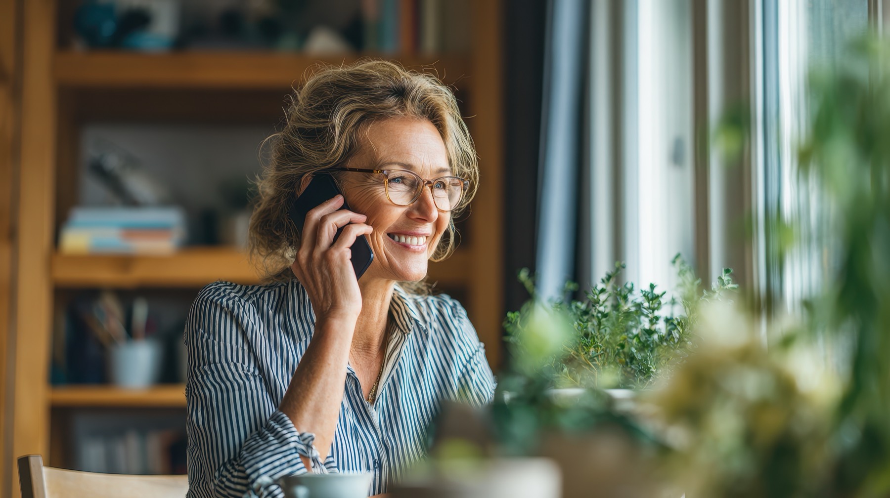A warm recovery consultation — talking through the plan together before surgery